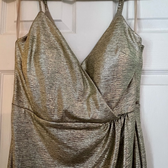 City Triangles Gold Sleeveless Dress Cocktail Wedding Evening Wear - Picture 3 of 4